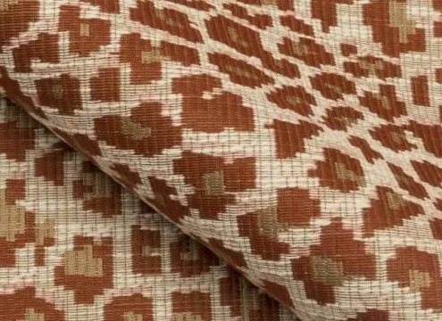 Motif tâcheté au ton marron pour ce très beau tissu de décoration Fauve de la maison Lelièvre