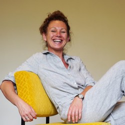 Portrait de Sonia Organistka, tapissière décoratrice à Grenoble